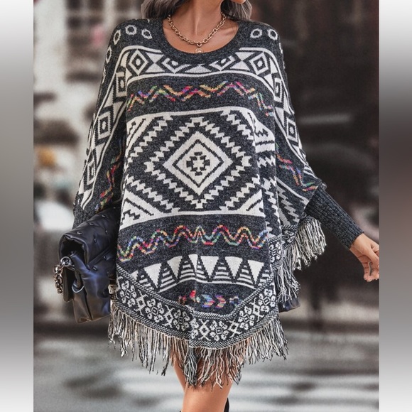 Cozy Aztec Tribal Print Tassel Fringe Hem Poncho Sweater - Picture 8 of 9